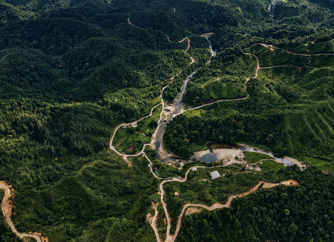 Vista aérea de la parcelación Santa Rita con los caminos que reparten los lotes