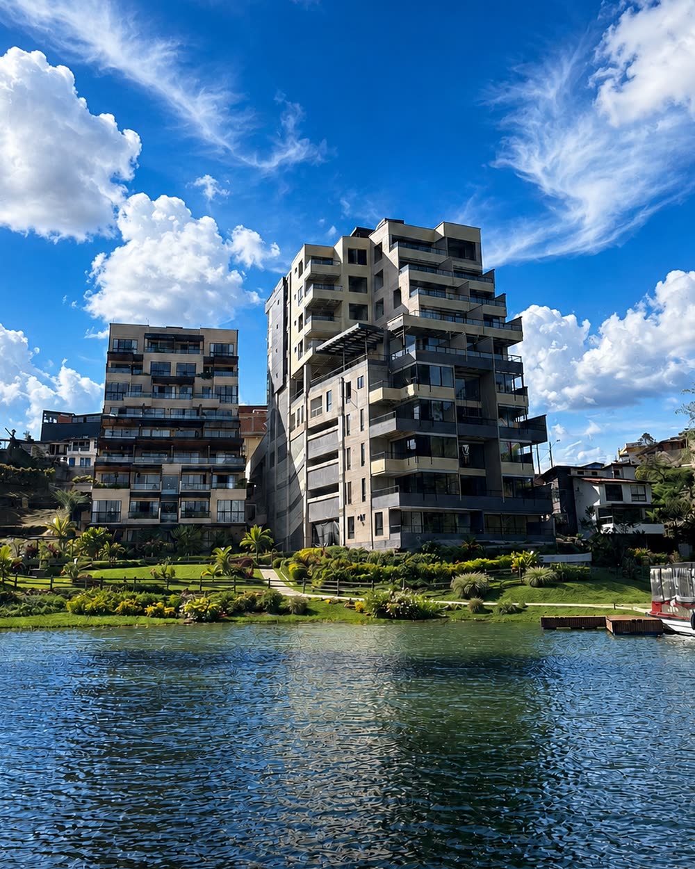 San Telmo ya construido y entregado, a la misma escala que el render